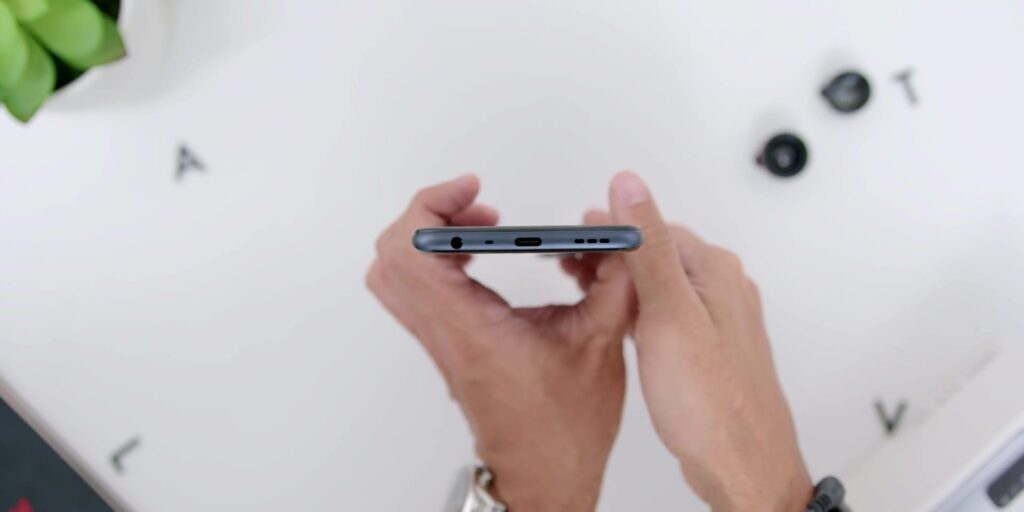 1080p Oppo A74 5G Unboxing And First Impressions.mp400015