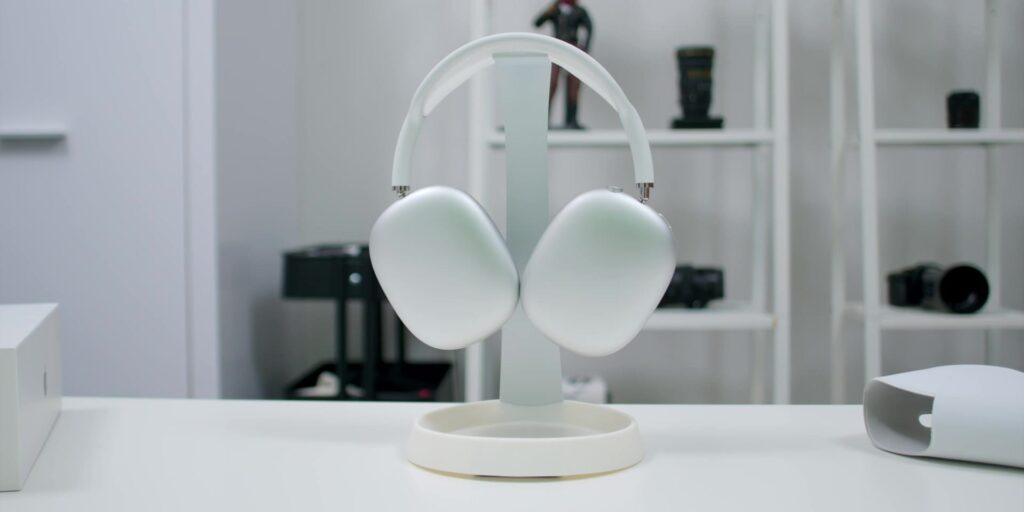 AirPods Max Review: Truly MAX Quality? 🤔 A Musician's Perspective 25 Overview 1080p AirPods Max Review.mp400001