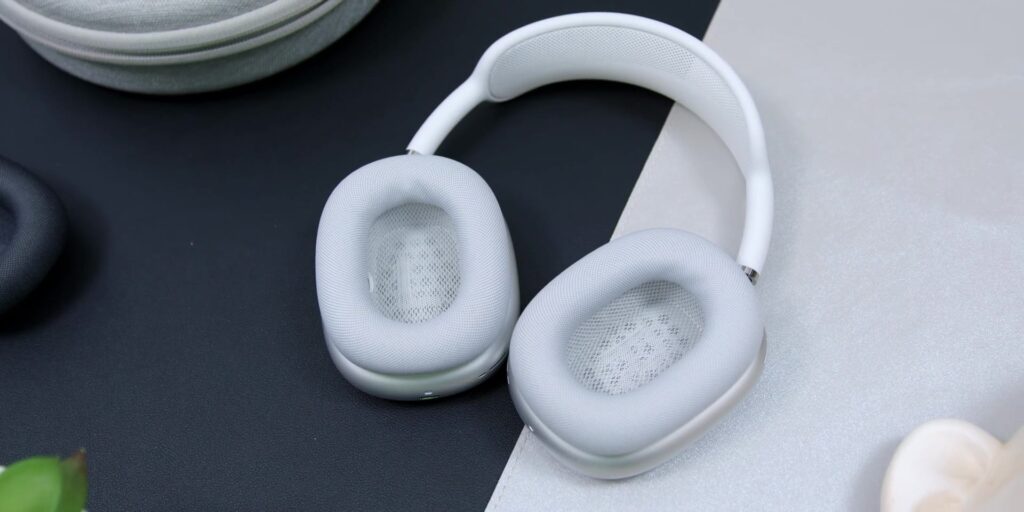 AirPods Max Review: Truly MAX Quality? 🤔 A Musician's Perspective 26 Ending 1080p AirPods Max Review.mp400031