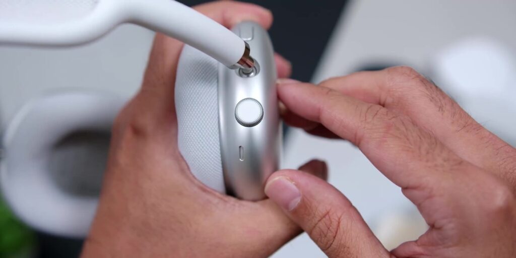 AirPods Max Review: Truly MAX Quality? 🤔 A Musician's Perspective 12 Control Dial 1080p AirPods Max Review.mp400018