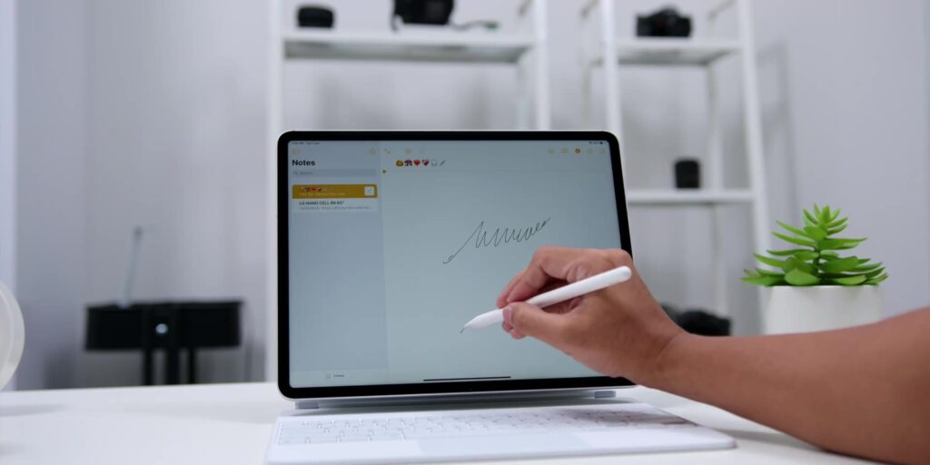 Apple Pencil drawing 1080p The TRUTH About The 2021 M1 iPad Pro After 2 Weeks.mp400024