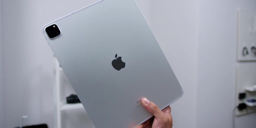 BQ back 1080p The TRUTH About The 2021 M1 iPad Pro After 2 Weeks.mp400002