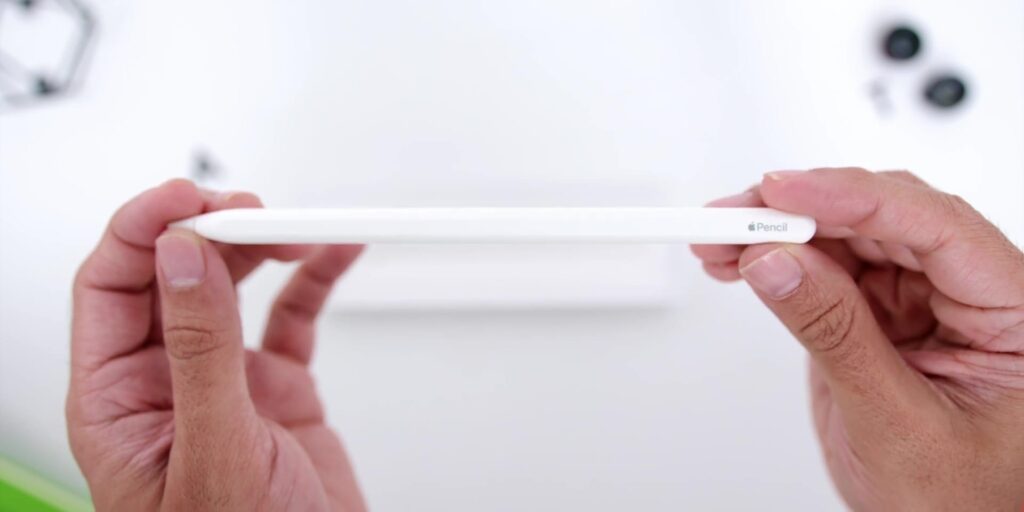 Apple Pencil 1080p The TRUTH About The 2021 M1 iPad Pro After 2 Weeks.mp400023