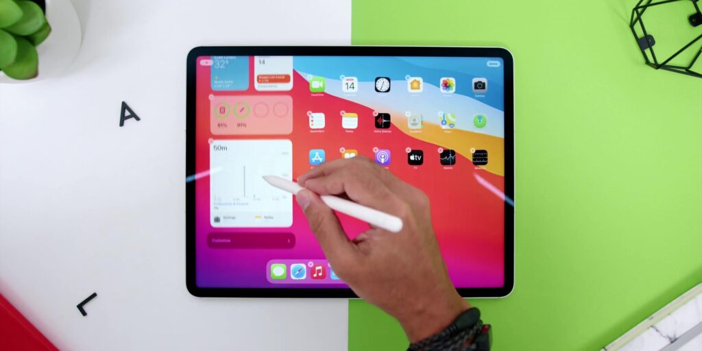 Widgets 1080p The TRUTH About The 2021 M1 iPad Pro After 2 Weeks.mp400017