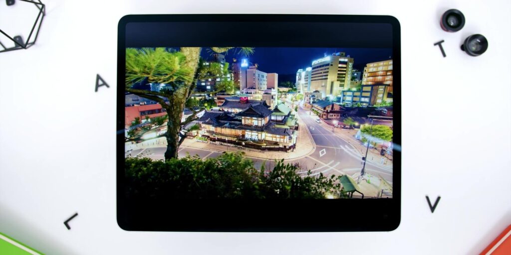 Display 2 1080p The TRUTH About The 2021 M1 iPad Pro After 2 Weeks.mp400006
