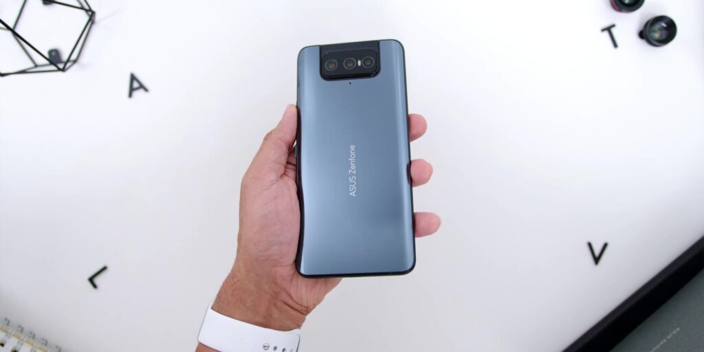 ASUS Zenfone 8 Flip: Gimmick or Flipping Good? 3 Build 1080p ASUS Zenfone 8 Flip.mp400009