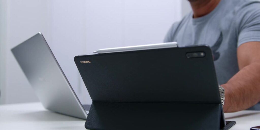 HUAWEI MatePad 11 & MateBook D15: Supercharge Your WFH Productivity! 28 0. Intro two devices 1080p MatePad 11 MateBook D15.mp400001