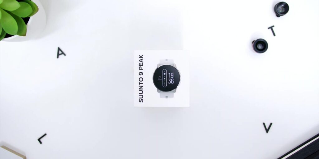 1.1 box front 1080p Suunto 9 Peak v2.mp400006
