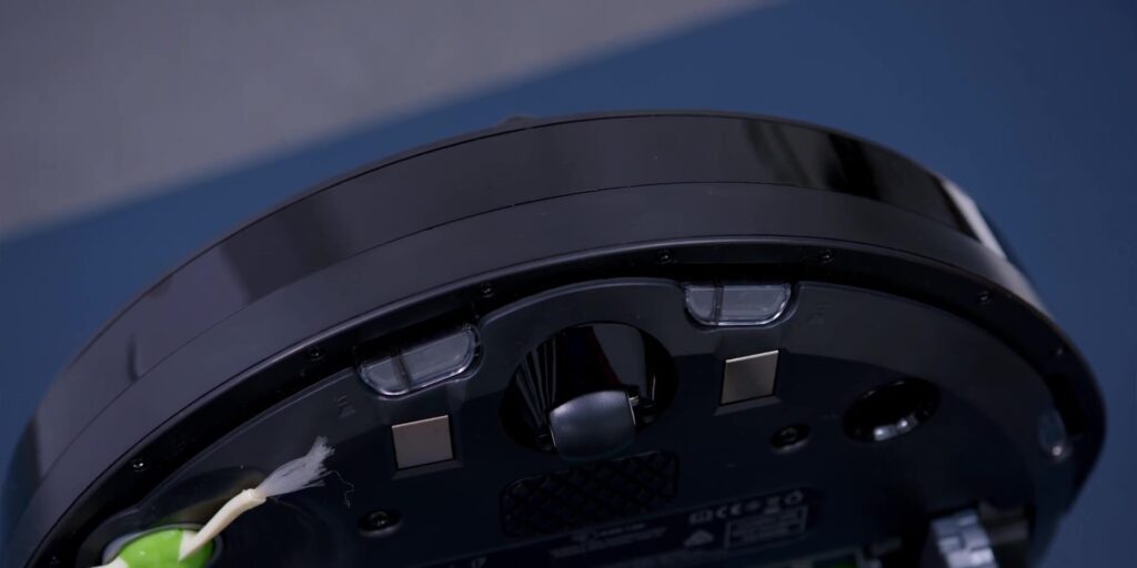 iRobot Roomba i7+ & Braava Jet m6: The Perfect Duo of Robotic Vacuum Cleaner & Mop For 2021! 5 1. cliff sensors 1080p iRobot Roomba i7 And Braava Jet M6.mp400007