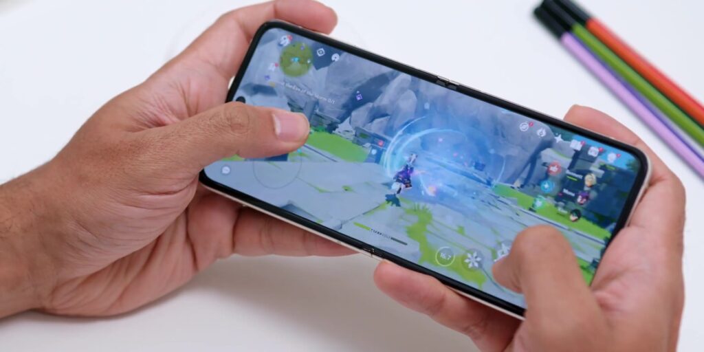 9.1 gaming genshin 1080p Samsung Galaxy Z Flip3 Review.mp400028