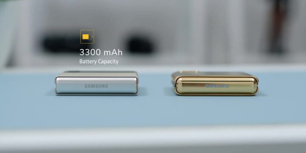 8.1 battery 1080p Samsung Galaxy Z Flip3 Review.mp400027