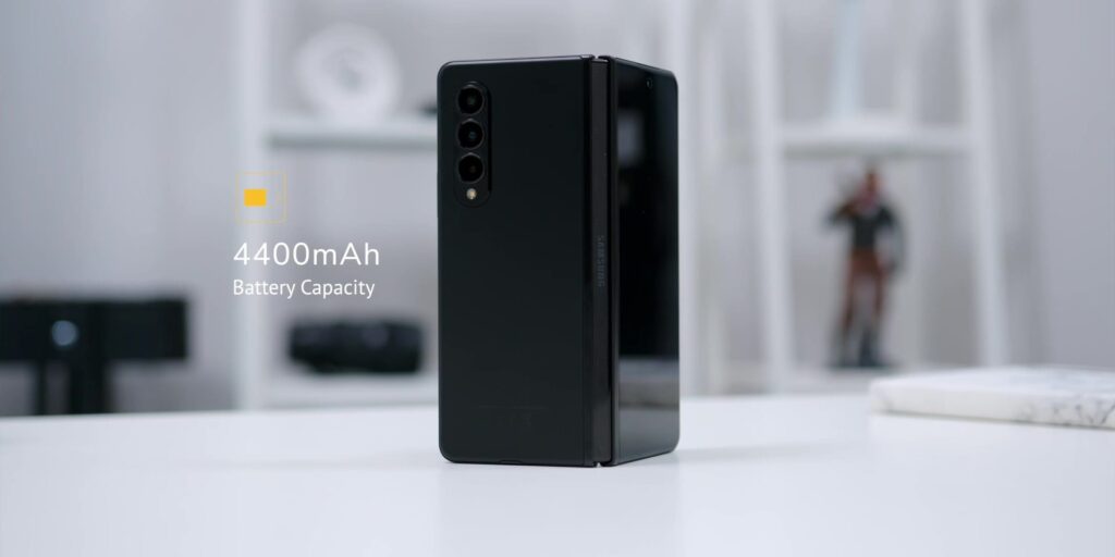 Samsung Galaxy Z Fold 3 Full Review: Third Time's A Charm?! 🤔 40 10.1 battery spec 1080p Samsung Z Fold3 Full Review.mp400045