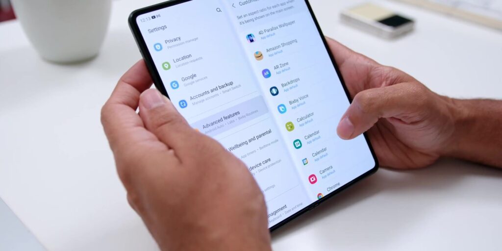 Samsung Galaxy Z Fold 3 Full Review: Third Time's A Charm?! 🤔 30 6.2 labs change aspect ratio 1080p Samsung Z Fold3 Full Review.mp400035