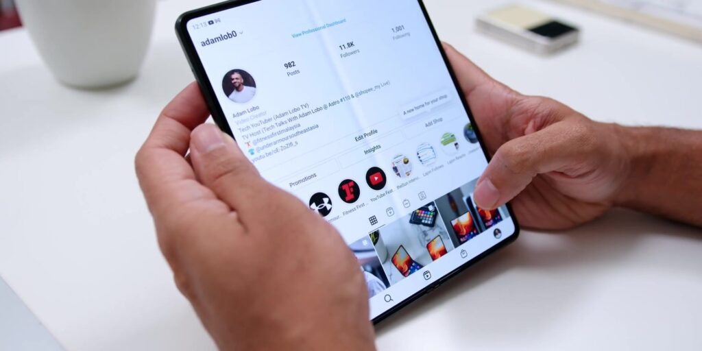 Samsung Galaxy Z Fold 3 Full Review: Third Time's A Charm?! 🤔 31 6.3 insta aspect ratio 1080p Samsung Z Fold3 Full Review.mp400036