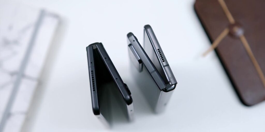 1.10 top view 1080p Samsung Z Fold3 Vs Z Fold2 Hands On Comparison.mp400011