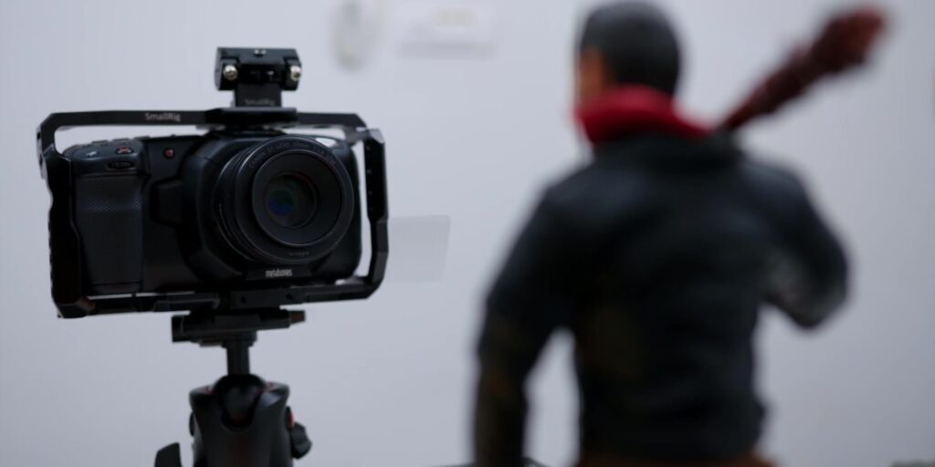 2.8 blackmagic on tripod 1080p My ULTIMATE YouTube SECRET iFootage Slider Shark Nano.mp400021