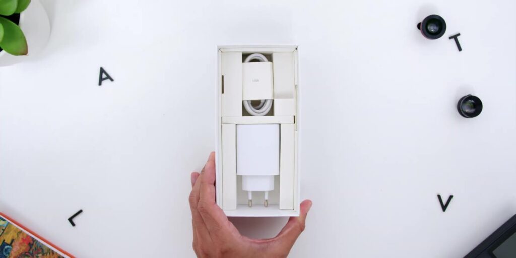 1.4 usb cable and charger 1080p Xiaomi 11 Lite 5G NE.mp400005