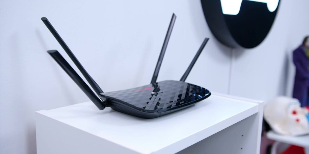 2.5 remove plastic 1080p Having Slow Internet Issues Try THIS The Speed is in Your Hardware.mp400016