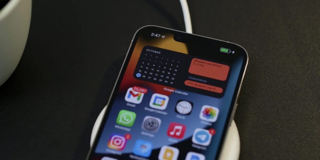 6.5 charging 1080p iPhone 13 Pro And iPhone 13 Pro Max In Depth Review v2.mp400043