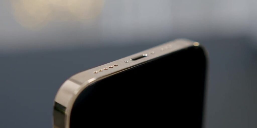 5.1 speakers 1080p iPhone 13 Pro And iPhone 13 Pro Max In Depth Review v2.mp400038