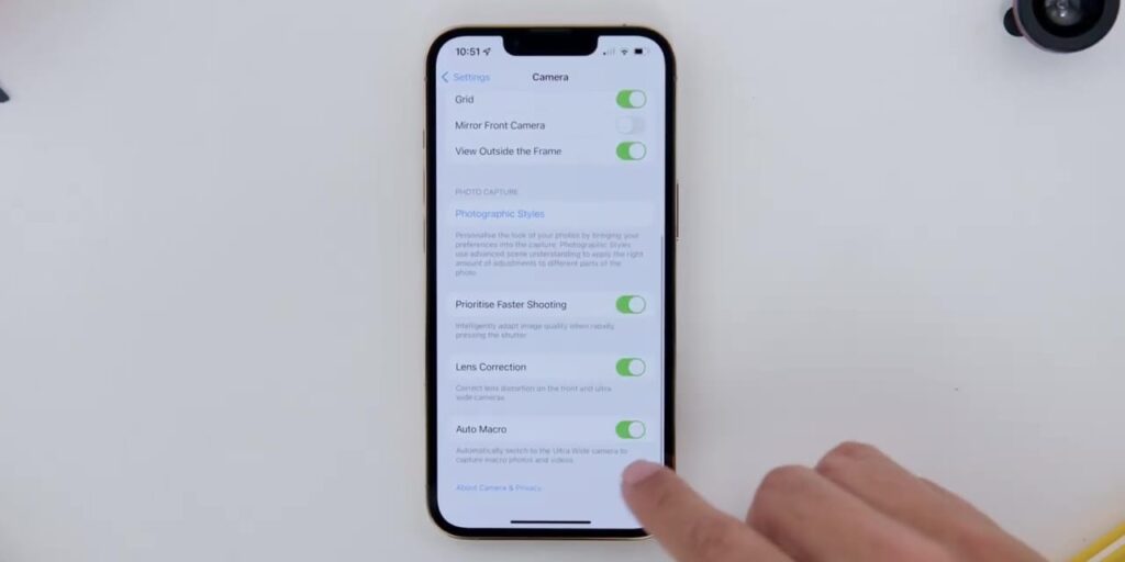 4.13 auto focus off 1080p iPhone 13 Pro And iPhone 13 Pro Max In Depth Review v2.mp400027