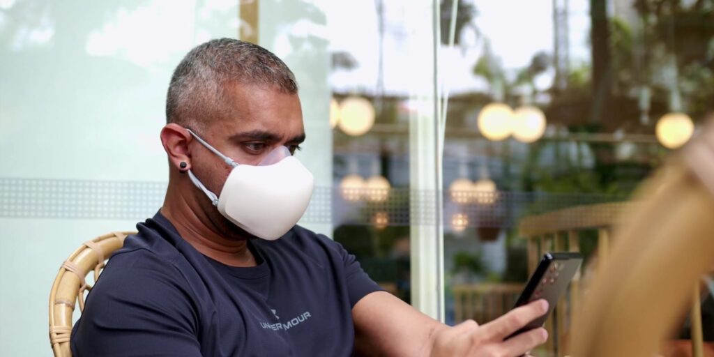 LG PuriCare™ Wearable Air Purifier: The Protection You DESERVE! 😷 1 0.1 intro 1080p LG PuriCare Wearable Air Purifier v2.mp400001