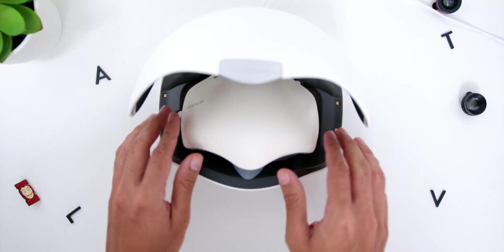 LG PuriCare™ Wearable Air Purifier: The Protection You DESERVE! 😷 26 4.4 UV nano case 1080p LG PuriCare Wearable Air Purifier v2.mp400031