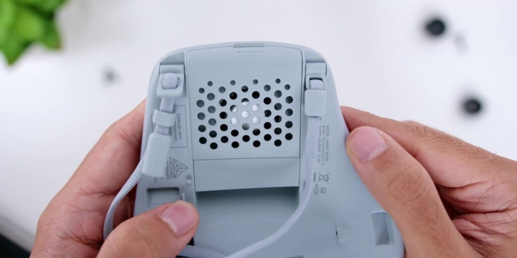 LG PuriCare™ Wearable Air Purifier: The Protection You DESERVE! 😷 14 2.10 fan 1080p LG PuriCare Wearable Air Purifier v2.mp400021