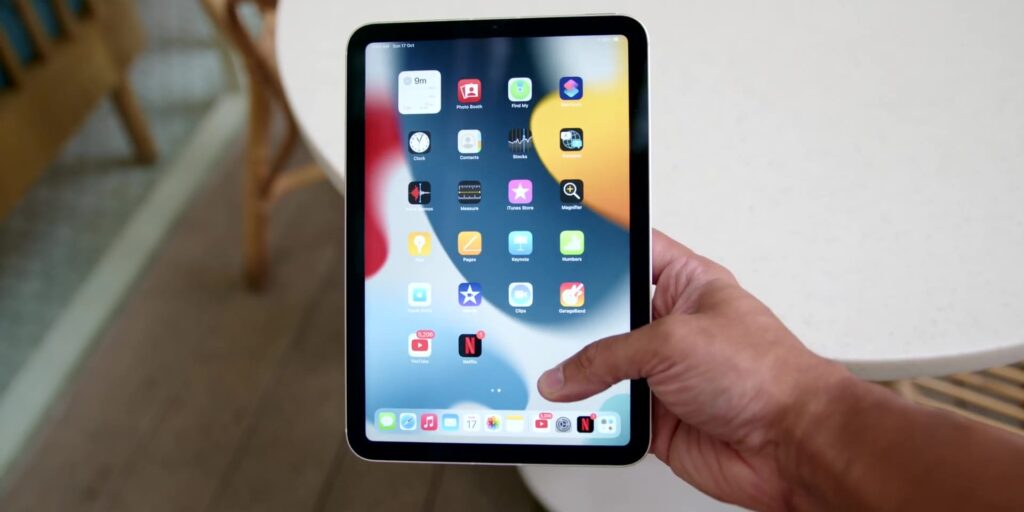2021 iPad Mini Unboxing & First Impressions: The BEST Generation iPad Mini? 🤔 11 3.4 nice in palm 1080p 2021 iPad Mini Unboxing First Impressions The BEST Generation iPad Mini.mp400016