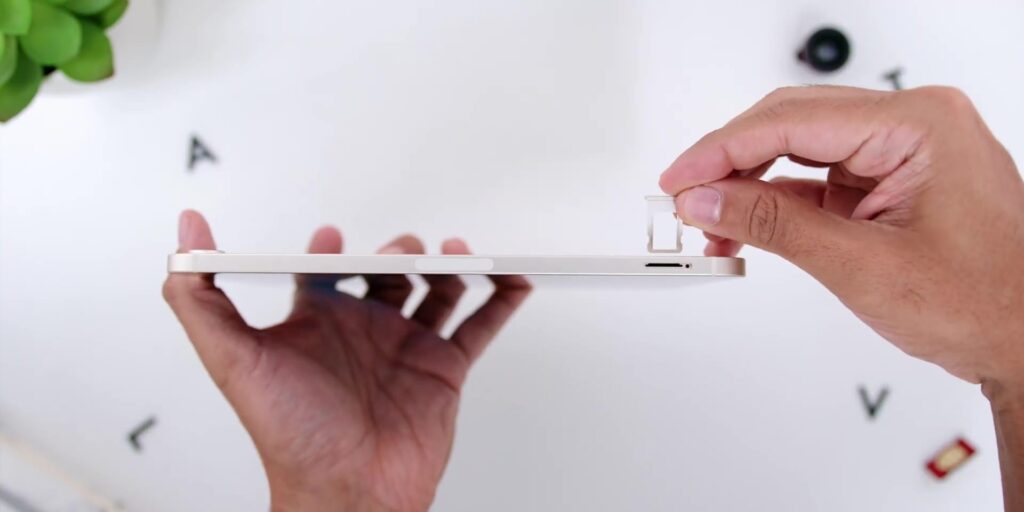 2021 iPad Mini Unboxing & First Impressions: The BEST Generation iPad Mini? 🤔 10 3.3 sim slot 1080p 2021 iPad Mini Unboxing First Impressions The BEST Generation iPad Mini.mp400015