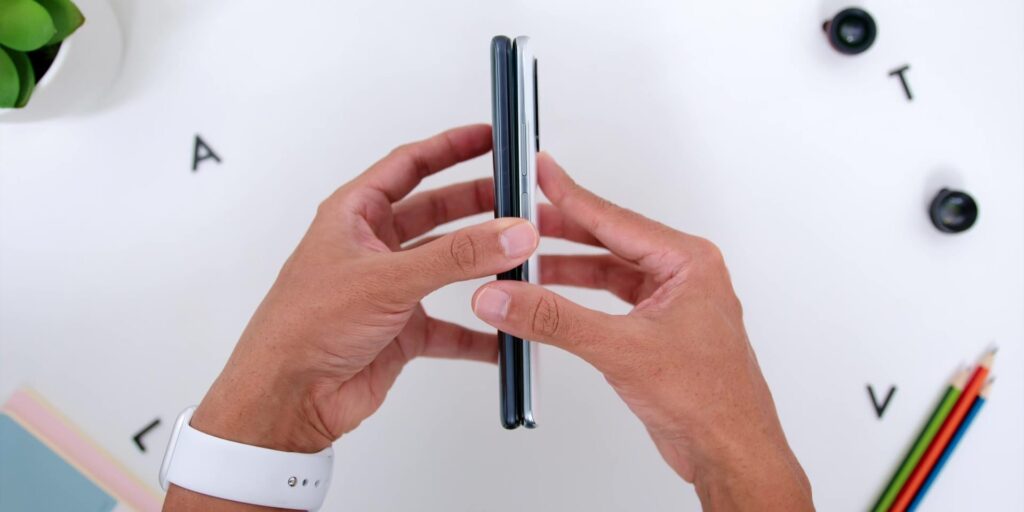 1.2 thicker 1080p Poco F3 Vs Xiaomi 11T.mp400004