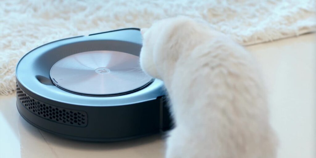 2.5 furry pets 1080p iRobot Roomba s9.mp400012