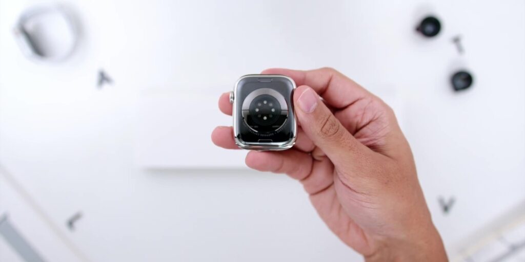 OMG! I'm OBSESSED With The Apple Watch Series 7! 🤪🤪 10 1.9 watch itself 1080p Apple Watch Series 7 Unboxing Full Review.mp400010