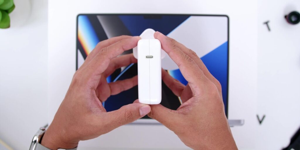 2021 MacBook Pro 14-inch M1 Max: Unboxing & First Impressions! FINALLY 🍎 31 5.3 96w charger 1080p MacBook Pro 14 2021 M1 Max Unboxing First Impressions.mp400038