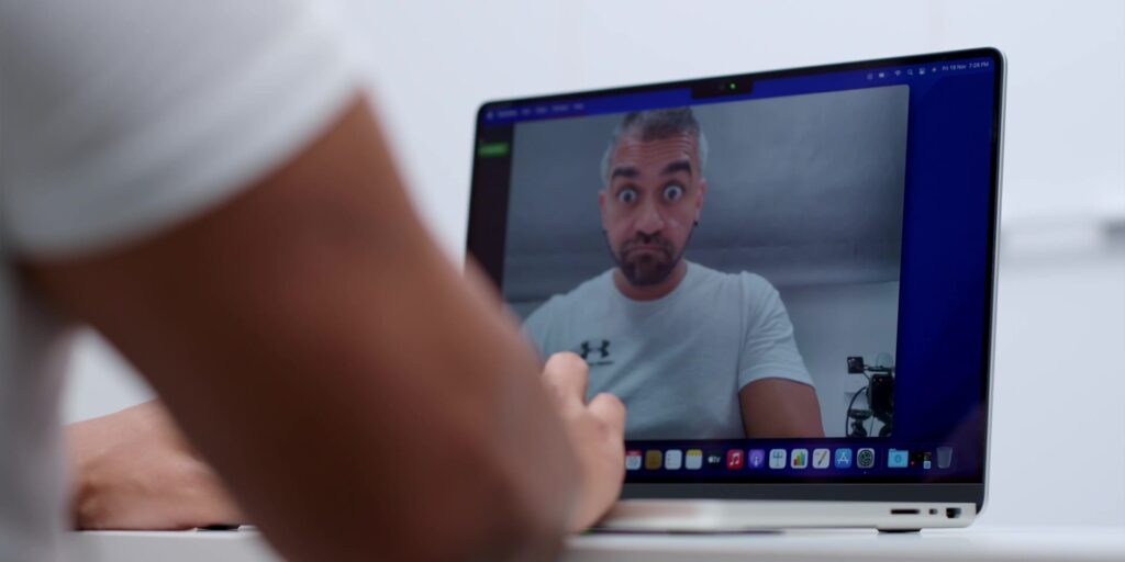 2021 MacBook Pro 14-inch M1 Max: Unboxing & First Impressions! FINALLY 🍎 21 3.5 1080p front cam 1080p MacBook Pro 14 2021 M1 Max Unboxing First Impressions.mp400026