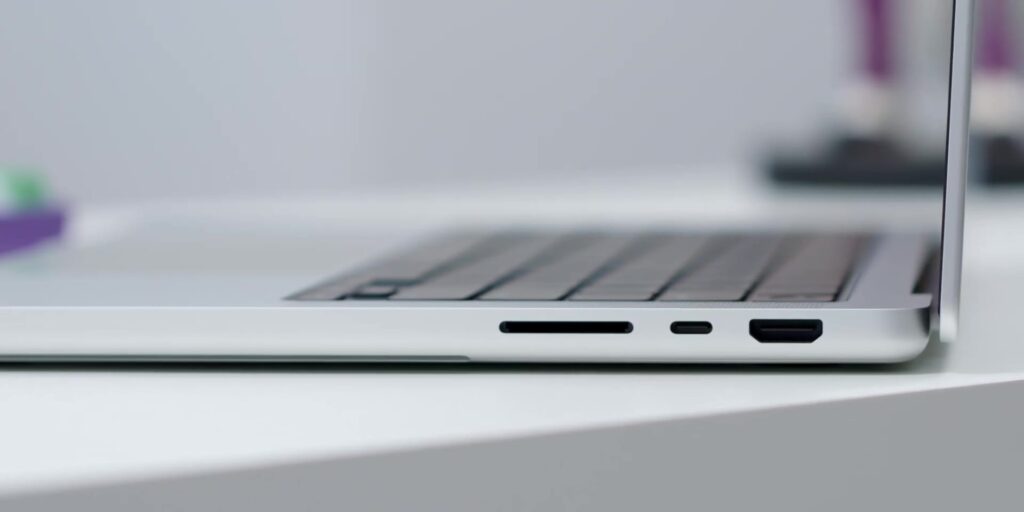 2021 MacBook Pro 14-inch M1 Max: Unboxing & First Impressions! FINALLY 🍎 12 2.5 ports right 1080p MacBook Pro 14 2021 M1 Max Unboxing First Impressions.mp400012