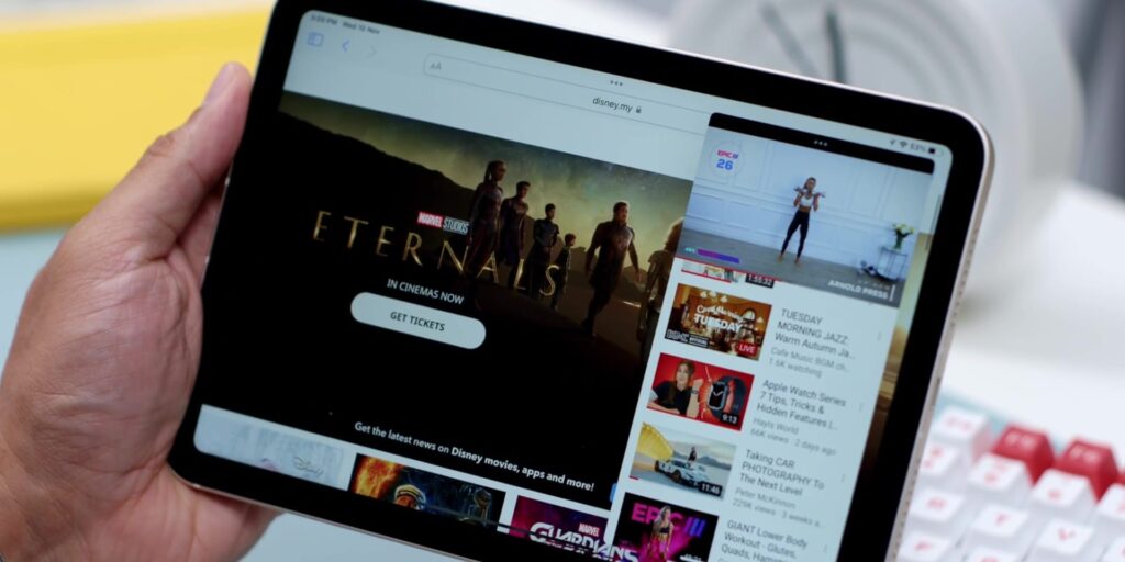 iPad Mini 2021: 6 Tips to MAXIMIZE the Potential of this Tiny Beast! 35 5.5.1 slide over 1080p 2021 iPad Mini Tips Tricks.mp400001