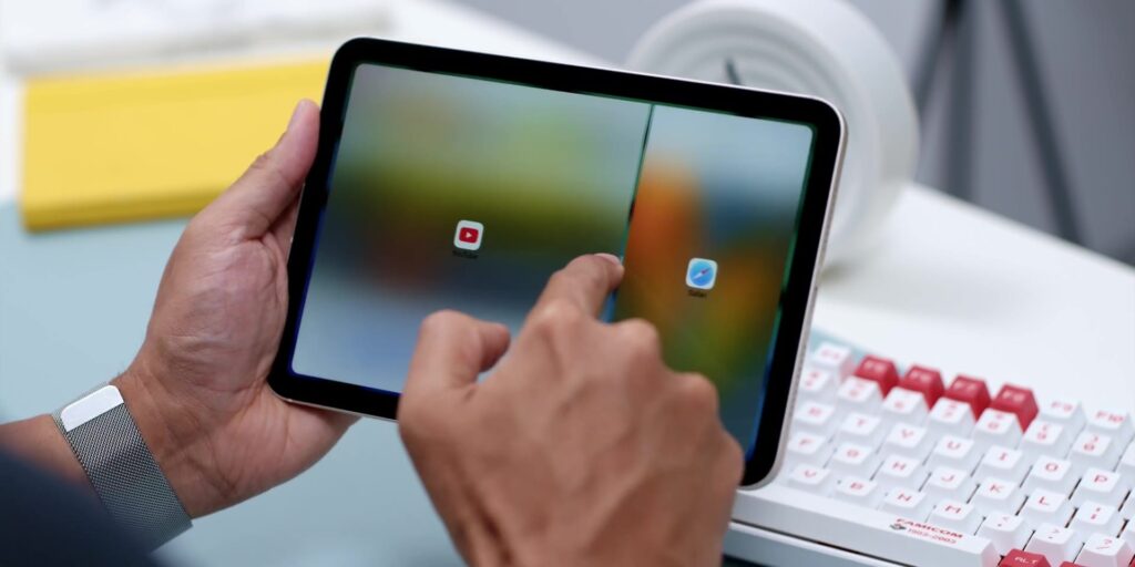 iPad Mini 2021: 6 Tips to MAXIMIZE the Potential of this Tiny Beast! 34 5.5 drag split 1080p 2021 iPad Mini Tips Tricks.mp400040