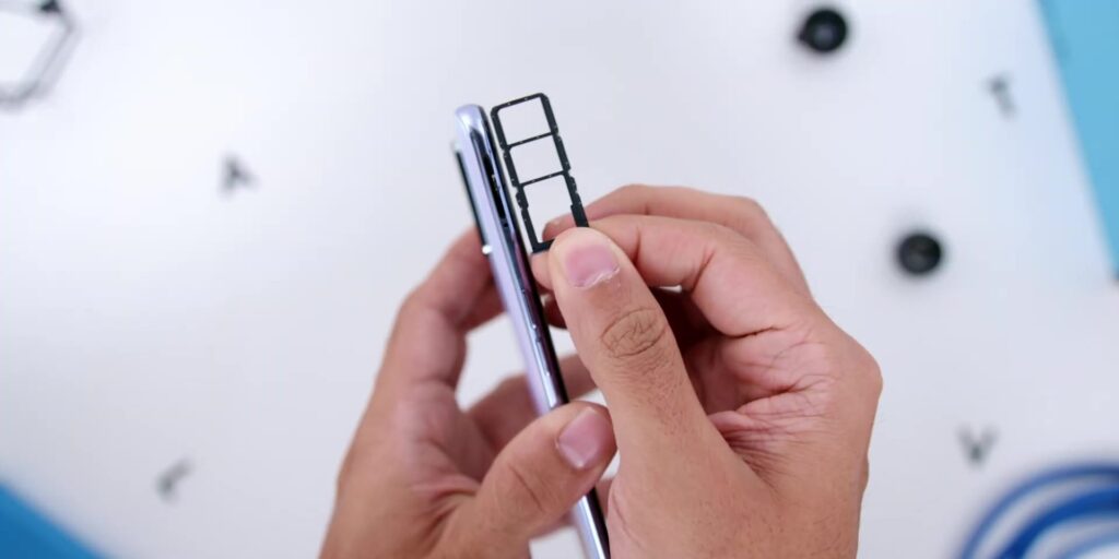 2.8 sim card slot 1080p OPPO A95 Unboxing First Impressions.mp400013