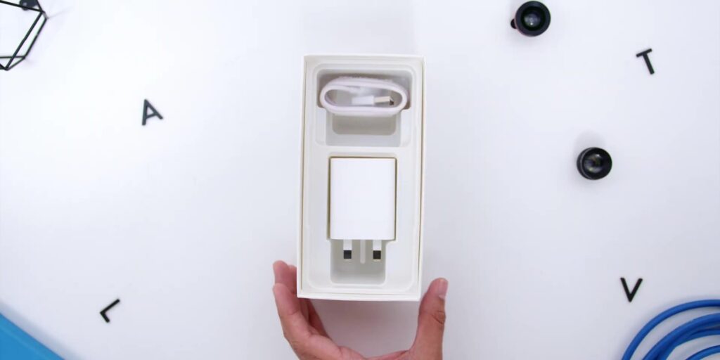 1.6 cable and charger 1080p OPPO A95 Unboxing First Impressions.mp400006