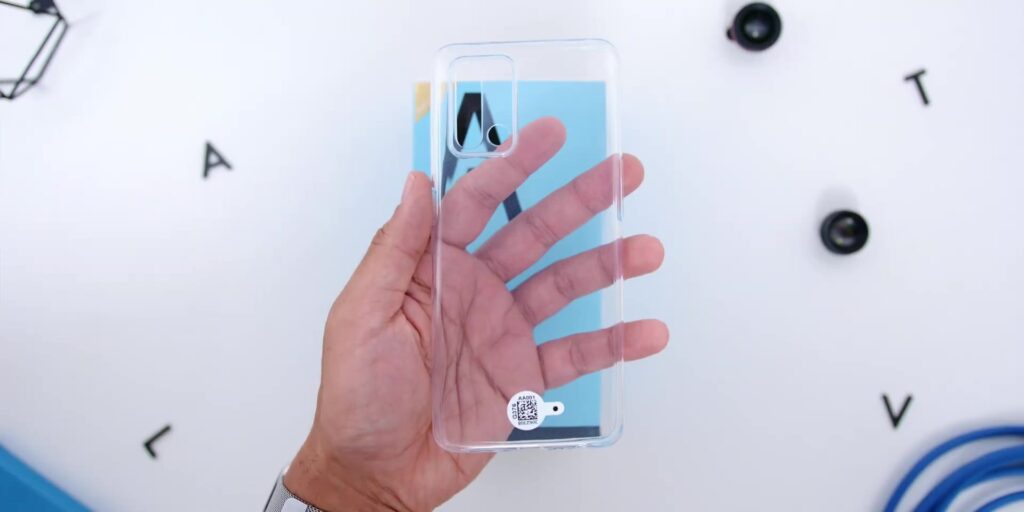 1.4 clear case 1080p OPPO A95 Unboxing First Impressions.mp400004