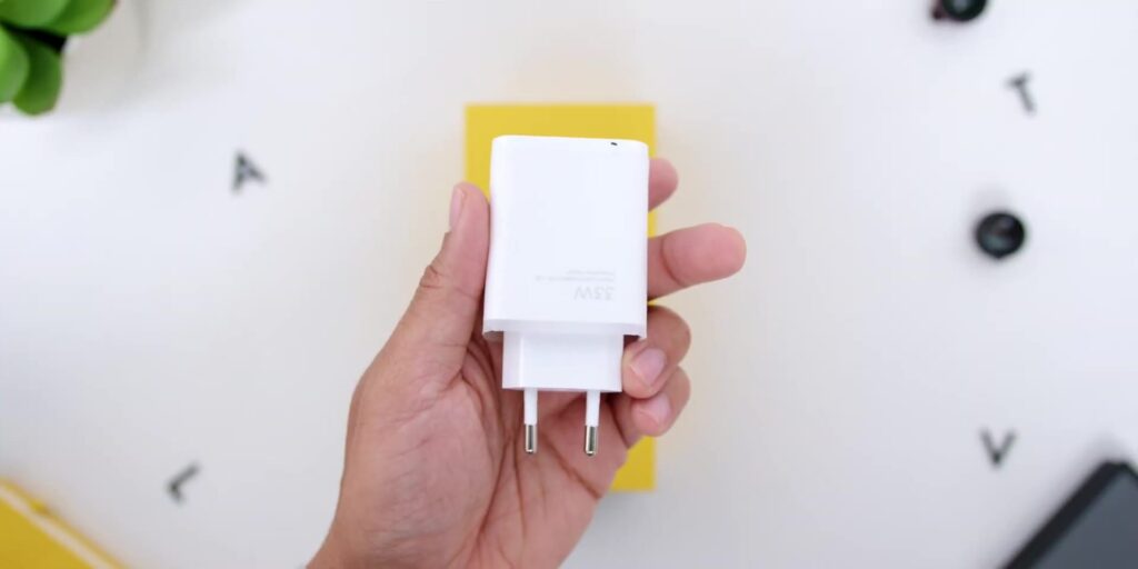 POCO M4 Pro 5G Unboxing & First Impressions: Brand-new M Series! 6 1.8 charger 1080p POCO M4 Pro Unboxing First Impressions.mp400009