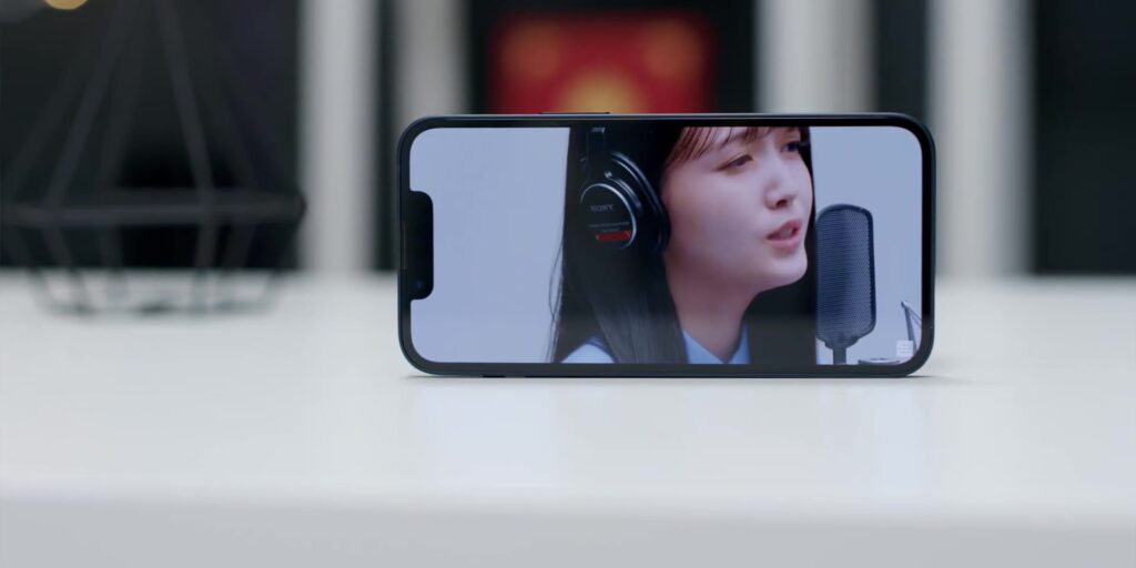 3.7 mini screen 1080p iPhone 13 iPhone 13 Mini Full Review.mp400020