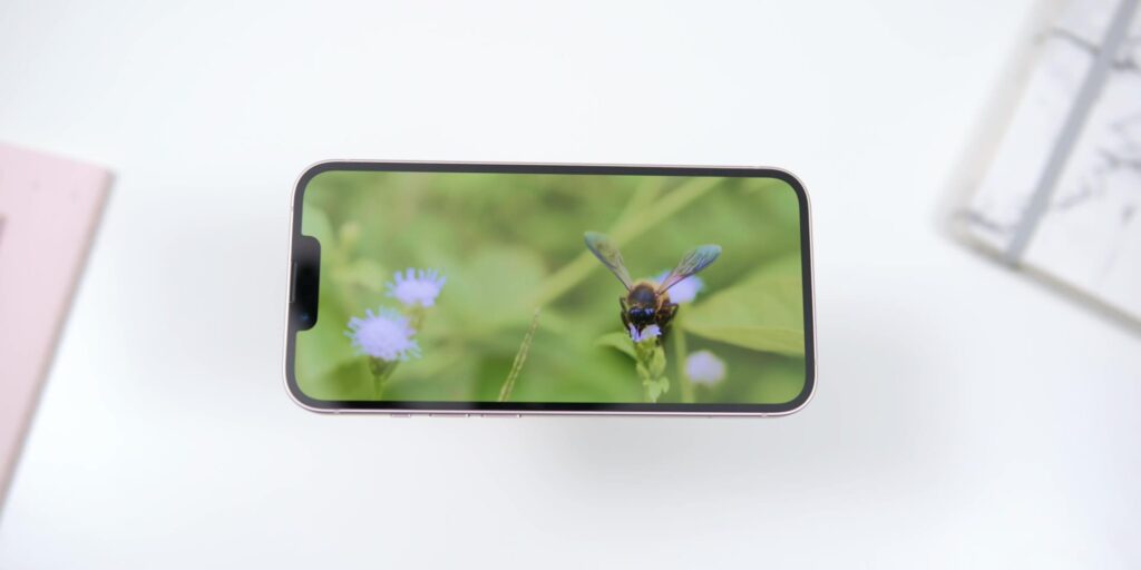 3.3 color accuracy 1080p iPhone 13 iPhone 13 Mini Full Review.mp400016