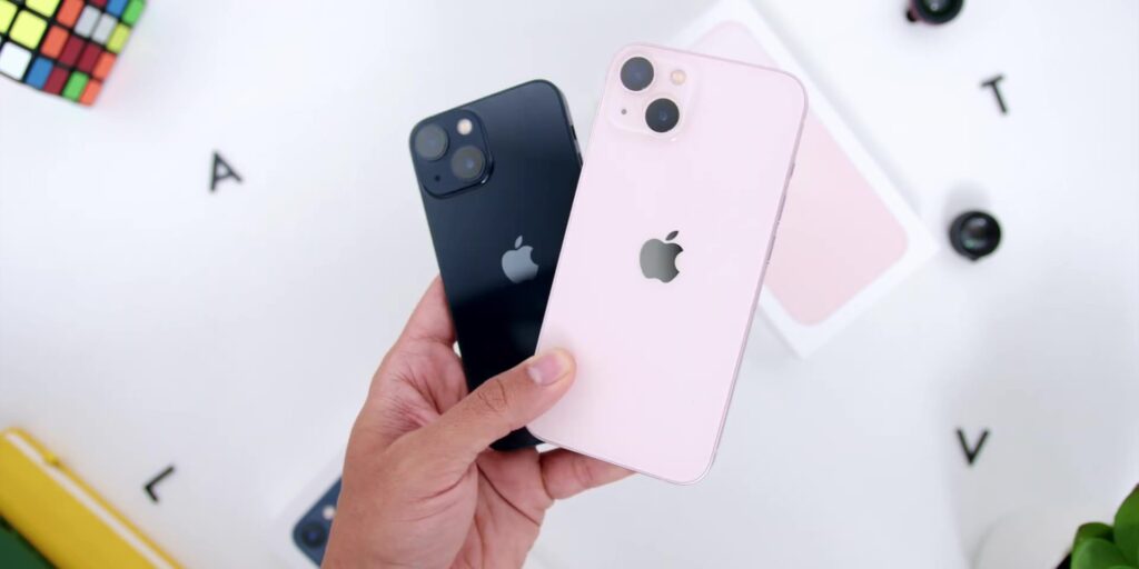 2.6 glossy back 1080p iPhone 13 iPhone 13 Mini Full Review.mp400011