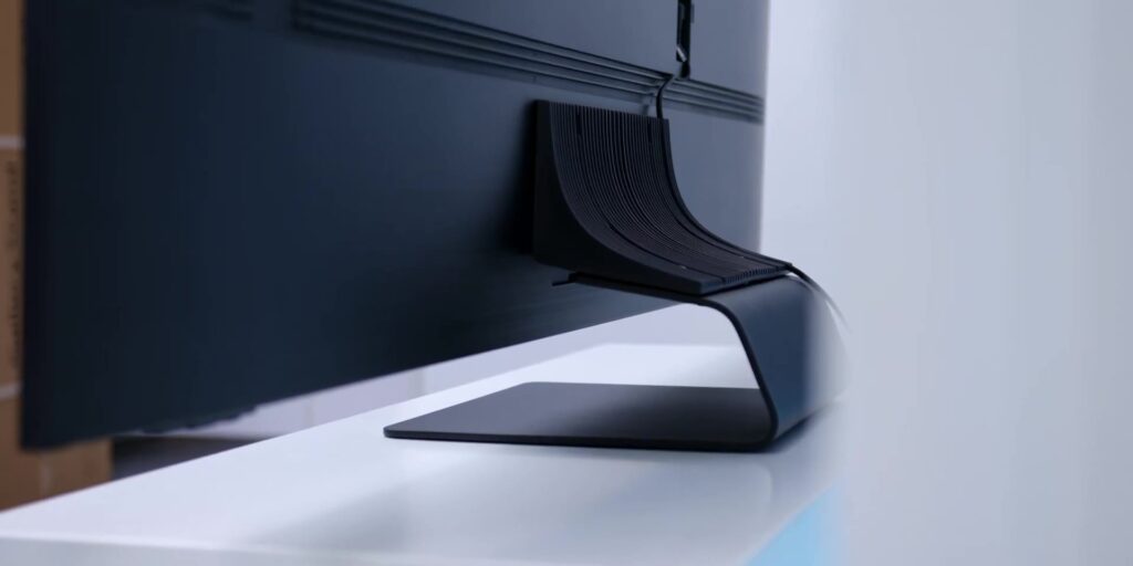 1.4 stand view 2 1080p Samsung Neo QLED QN90A 4K Smart TV Neo QLED At Its BEST.mp400007