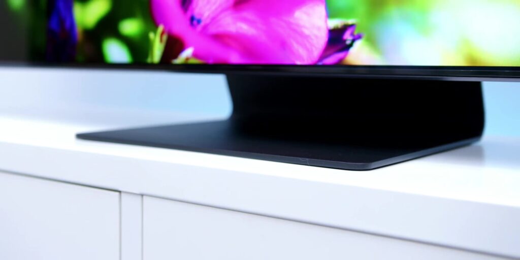 1.3 center stand 1080p Samsung Neo QLED QN90A 4K Smart TV Neo QLED At Its BEST.mp400004