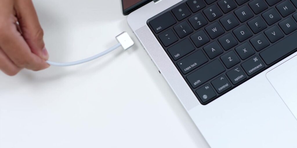 Is Going MAX on the 2021 M1 Max MacBook Pro Worth It? 🤔: Full Review After 2 Weeks 30 7.1 magsafe charger