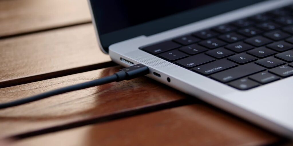 Is Going MAX on the 2021 M1 Max MacBook Pro Worth It? 🤔: Full Review After 2 Weeks 10 3.3 SSD usb c