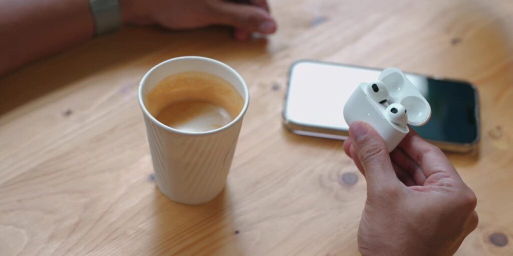 9.1 conclusion 1080p AirPods Gen 3.mp400043